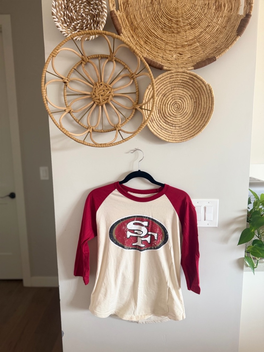 San Francisco 49ers Raglan Tee - Red and Cream 100% Cotton “Kittle 85”